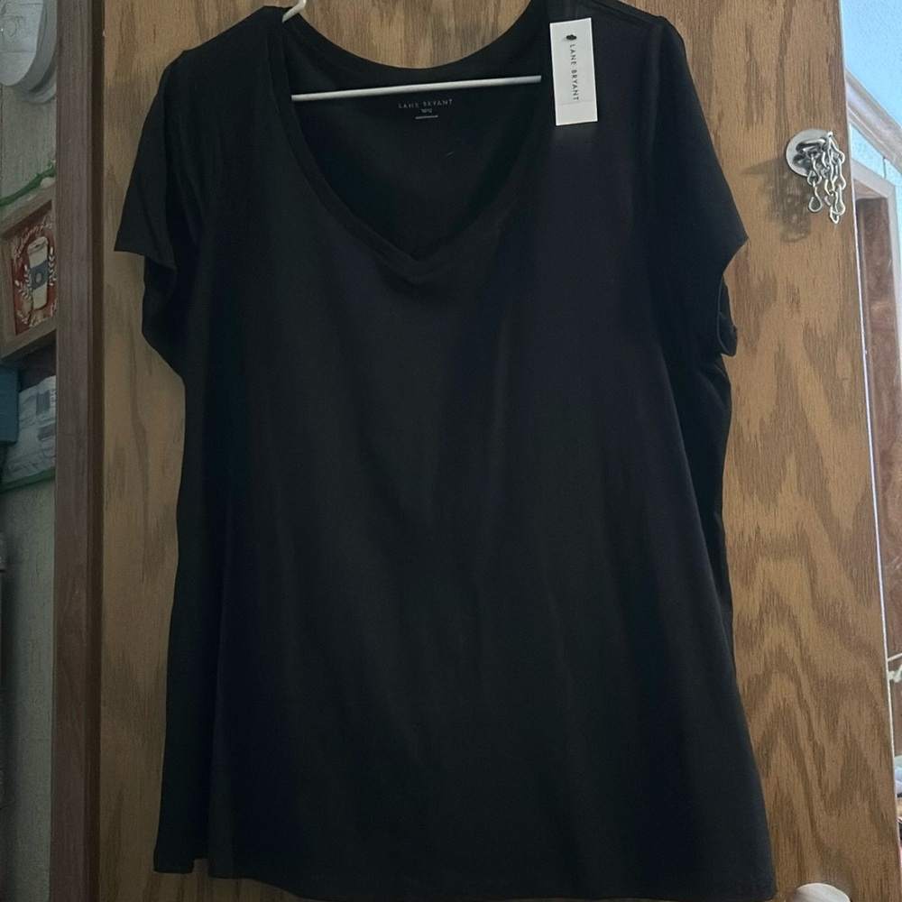 LANE BRYANT BASIC V-NECK TEE: BLACK: NEW WITH TAGS: SIZE 10/12